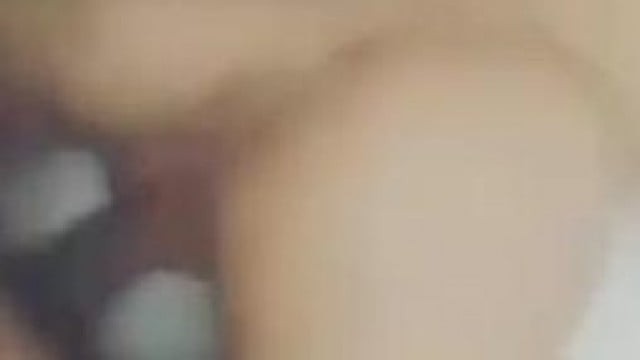 ” Anh cứ việc địt em còn lại việc quay việc quay phim là của em ! ” .