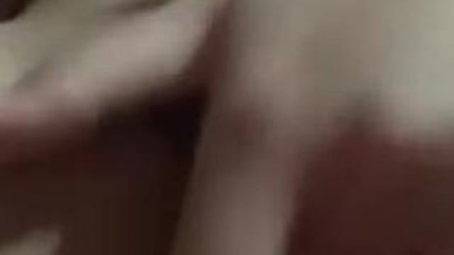 Em gái 2006 ngực to móc lồn cực phê