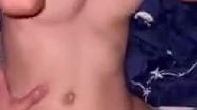 Nay em cho chơi không bao tại nhà em khiến em rên la đau đớn .